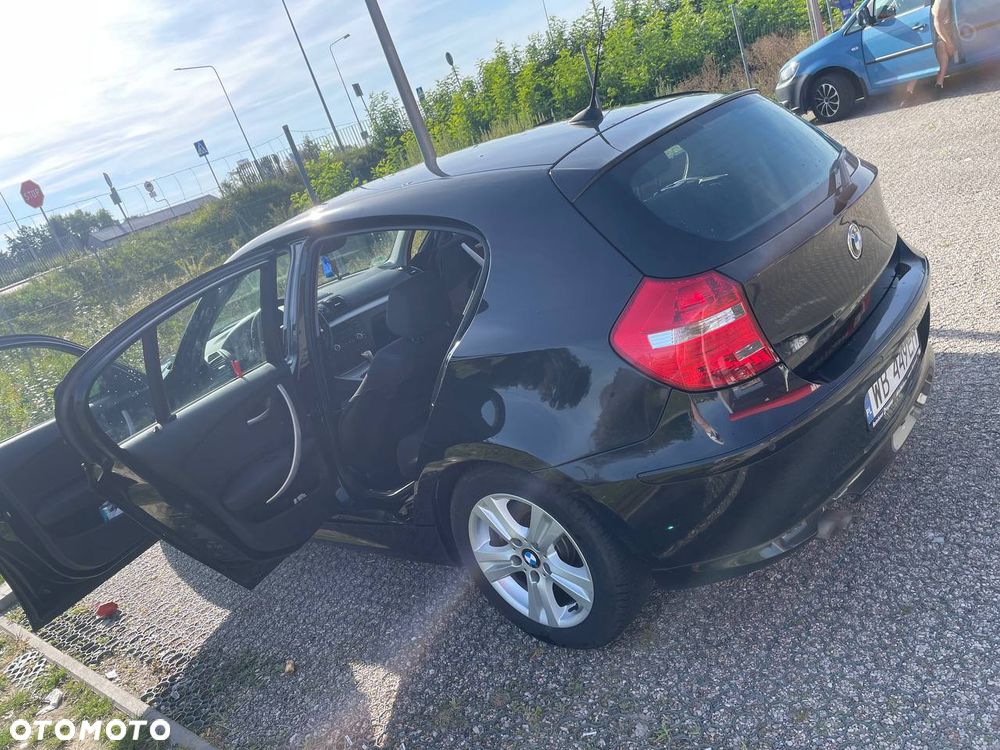 BMW 1 Series 2009 photo 2