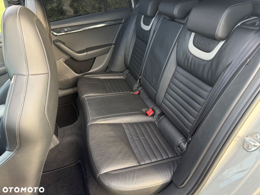 Skoda Octavia 2.0 TDI DSG RS - 11