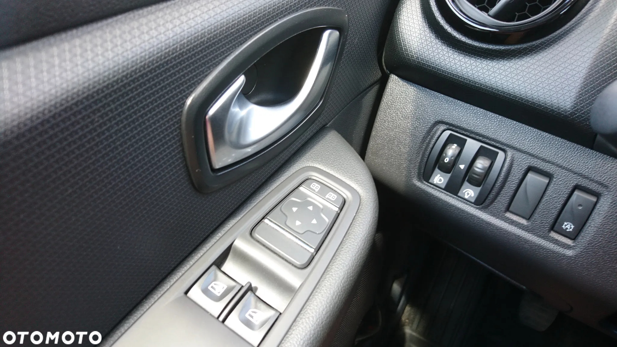 Renault Clio 0.9 TCe Alize - 8
