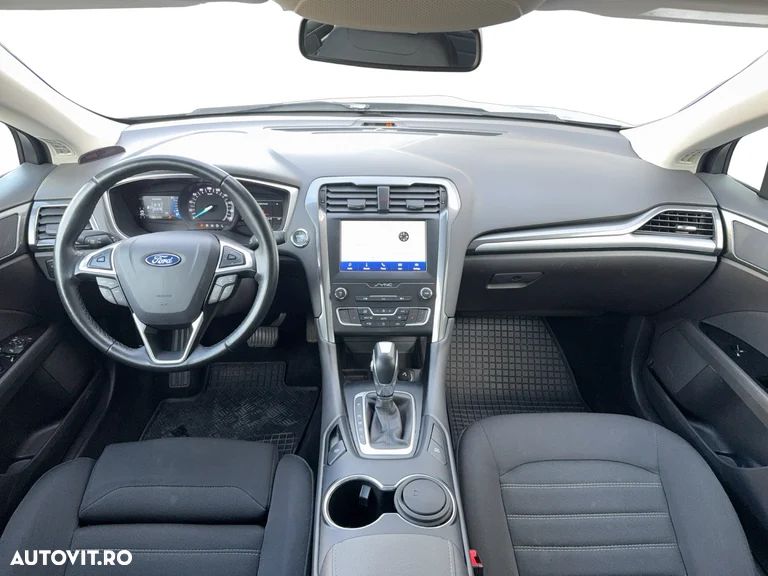 Ford Mondeo 2.0 HEV Trend - 14