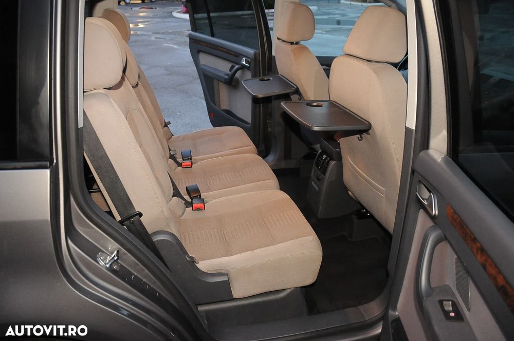 Volkswagen Touran - 8