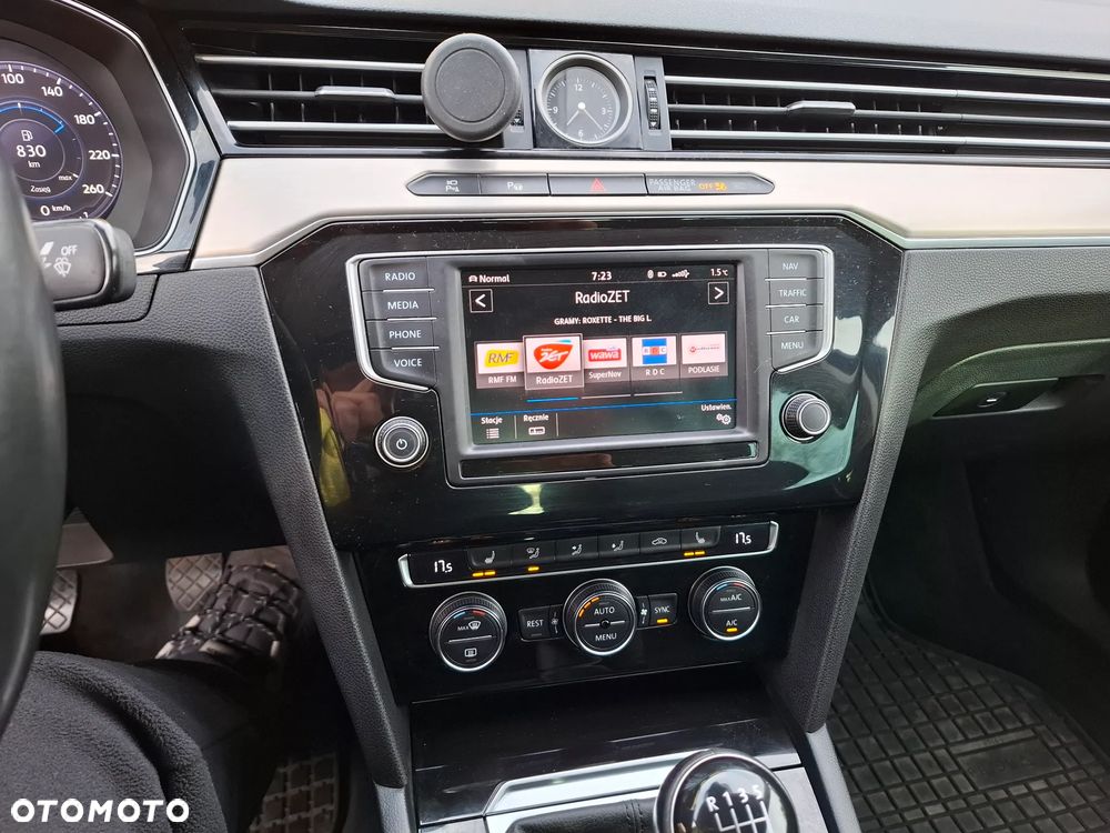 Volkswagen Passat 2.0 TDI BMT Highline - 27
