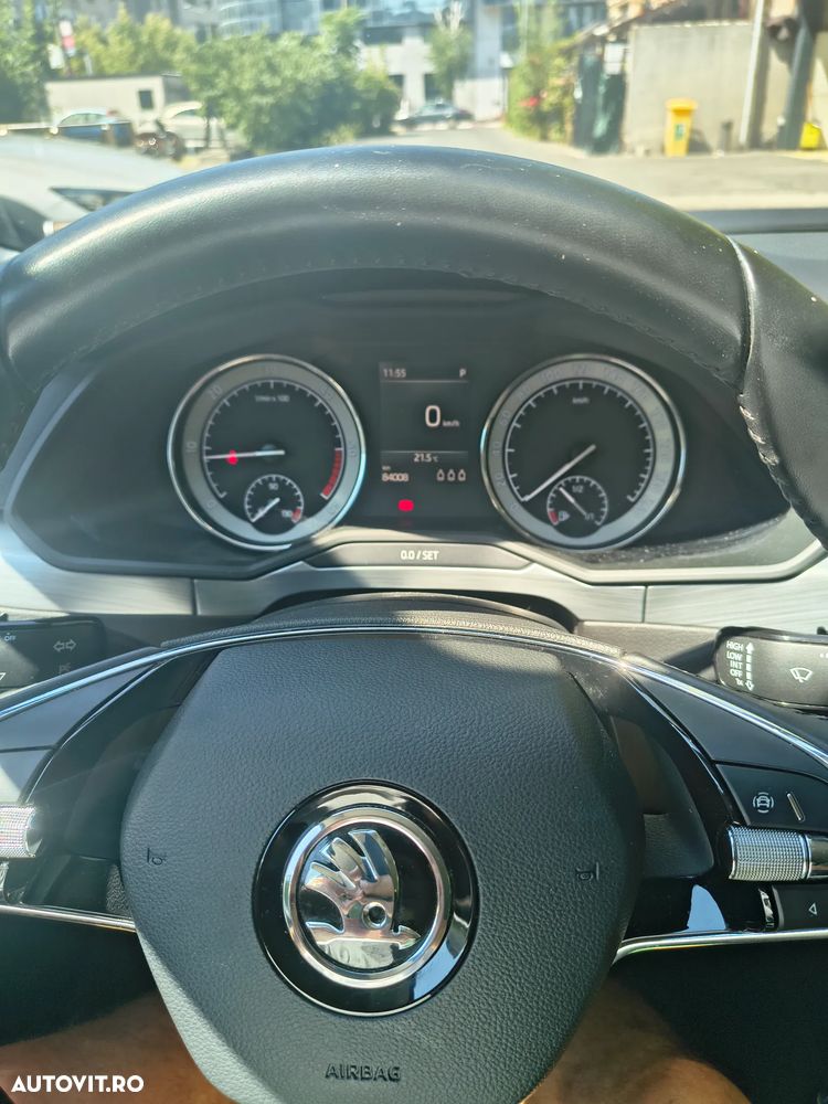 Skoda Superb 2.0 TDI DSG Ambition - 8