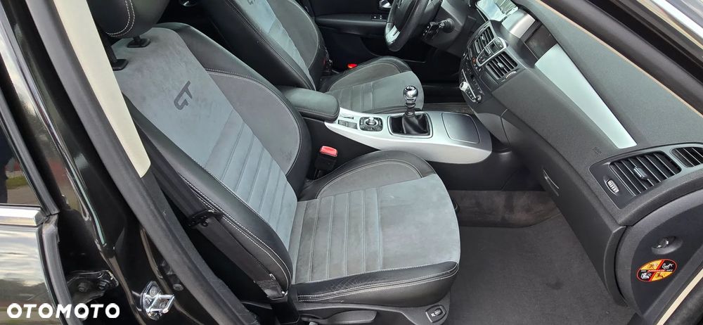 Renault Laguna dCi 180 FAP GT - 16