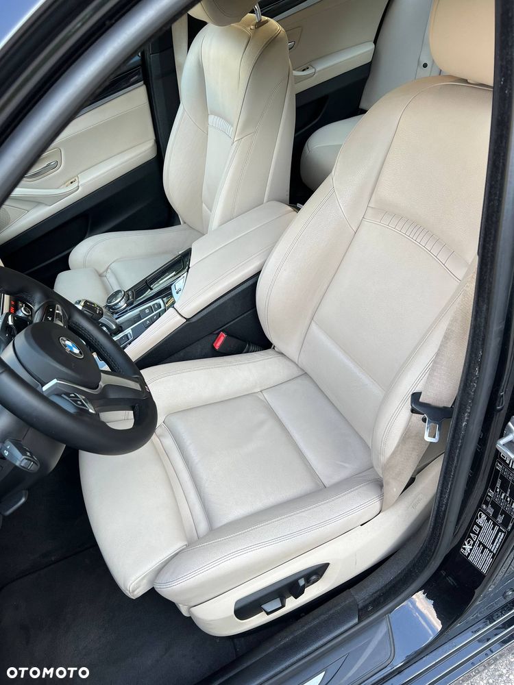 BMW Seria 5 530d xDrive Luxury Line - 29