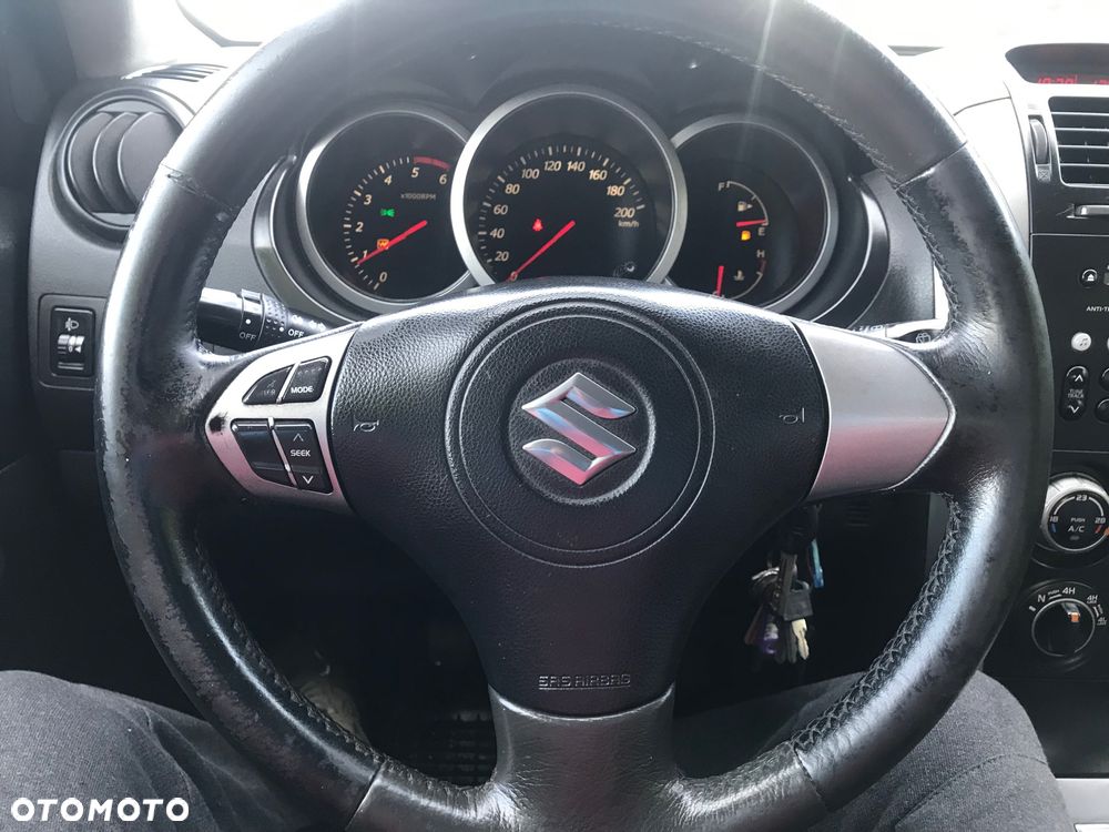 Suzuki Grand Vitara - 22