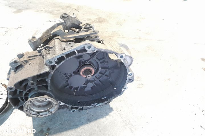 CUTIE DE VITEZE MANUALA TIP MOTOR AZV MX1253 Volkswagen VW Golf 5  [din 2003 pana  2009] - 2