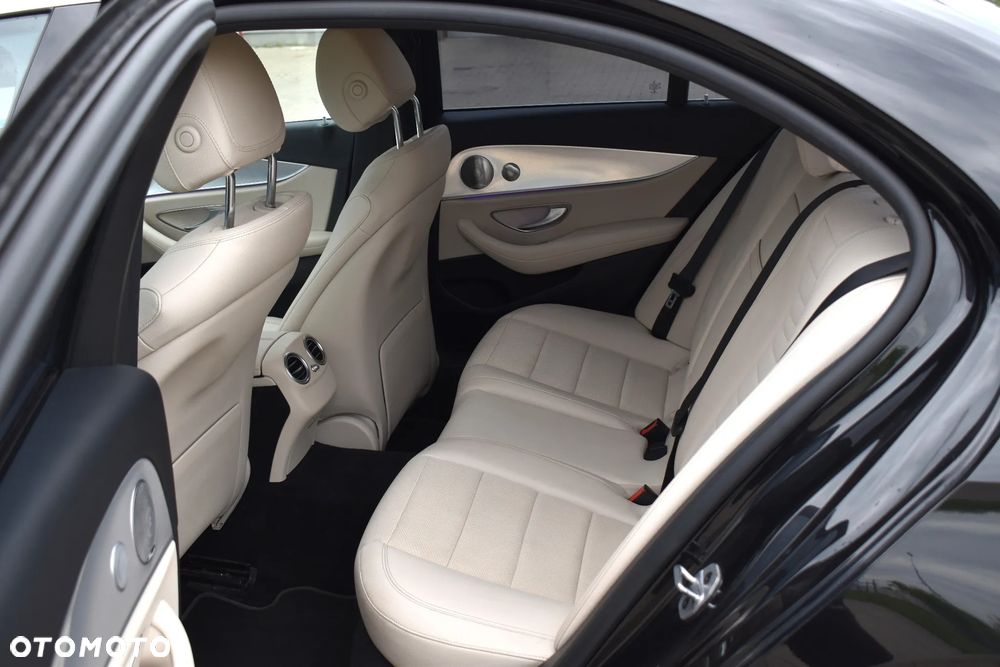 Mercedes-Benz Klasa E 220 d 4-Matic Avantgarde - 14