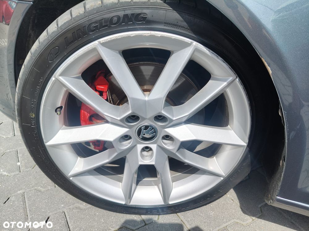 Skoda Octavia 2.0 TDI RS DSG - 12