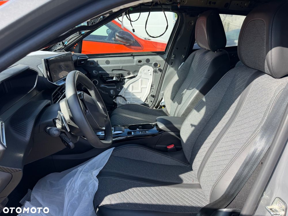 Peugeot 2008 1.2 PureTech Allure S&S EAT8 - 14