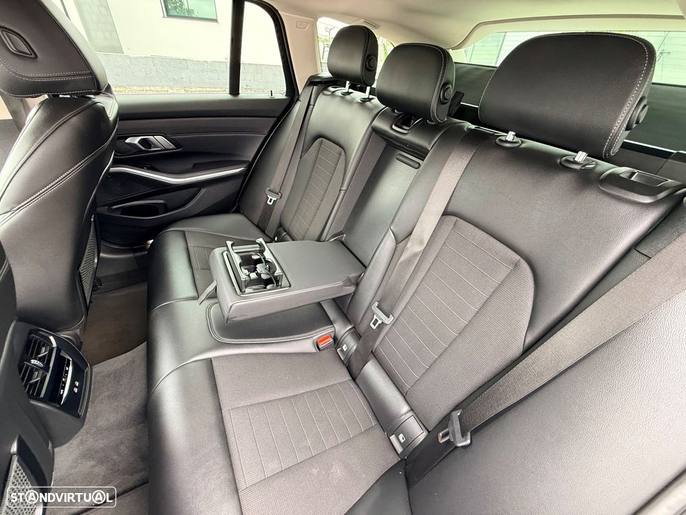 BMW 330 e Line Sport Auto - 40
