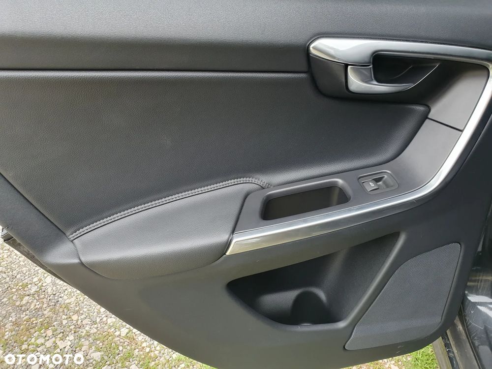 Volvo XC 60 D4 AWD Base - 17