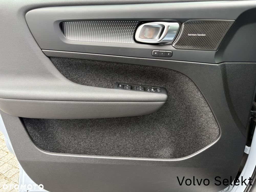 Volvo XC 40 - 18