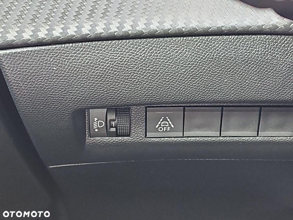 Peugeot 2008 50kWh Allure - 29
