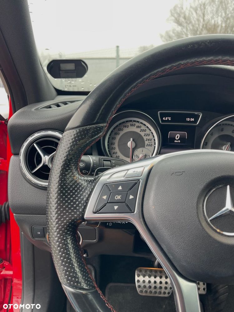 Mercedes-Benz GLA 200 7G-DCT AMG Line - 10