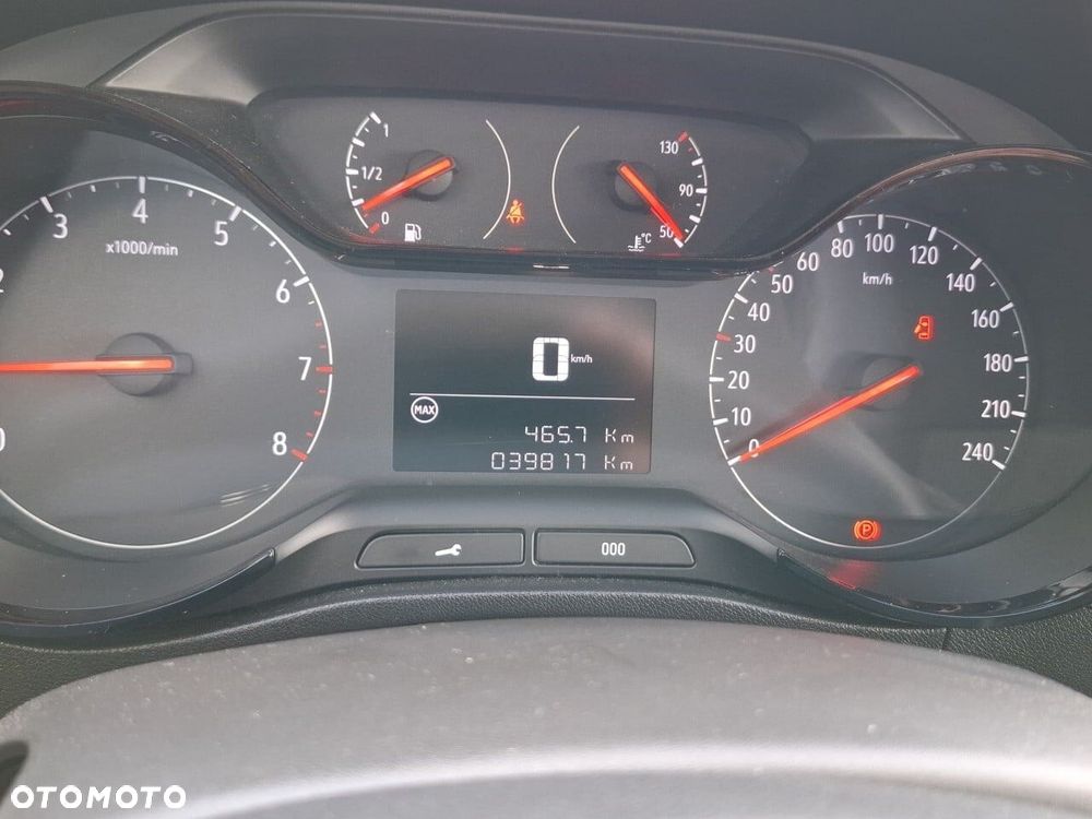 Opel Crossland X - 11
