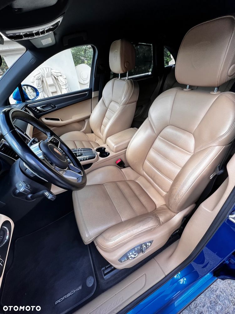 Porsche Macan Standard - 17