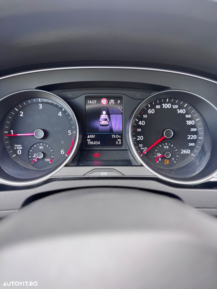 Volkswagen Passat 2.0 TDI SCR DSG Elegance - 12