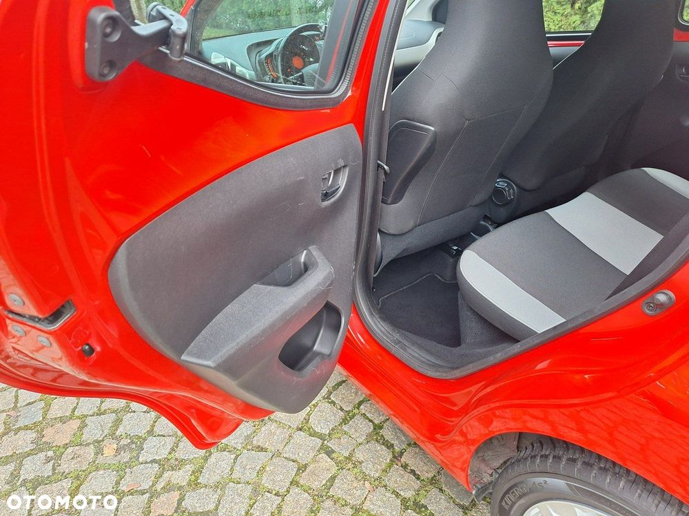Toyota Aygo x-play touch - 15