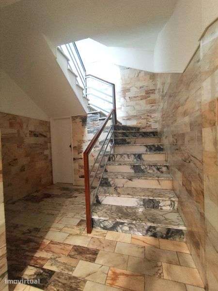 Vendo apartamento T1 + arrumos - Grande imagem: 2/9