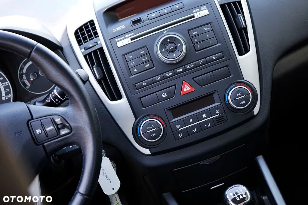 Kia Ceed - 25