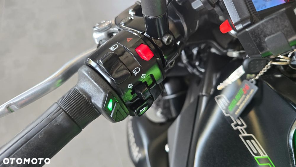 Kawasaki ER - 9
