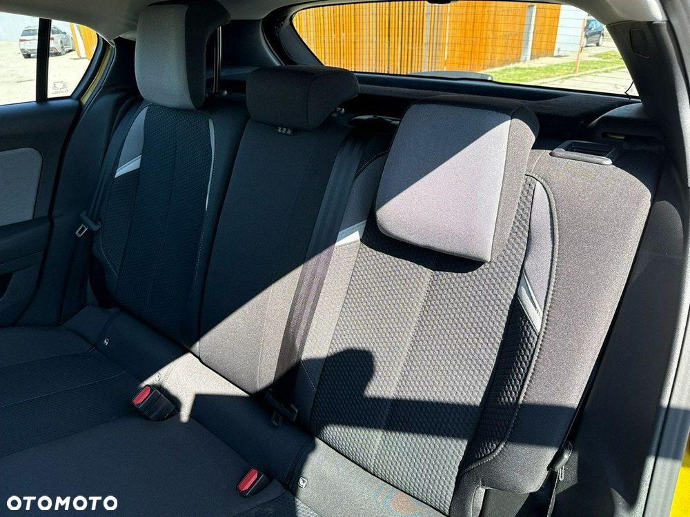 Opel Astra 1.2 Turbo Edition - 29