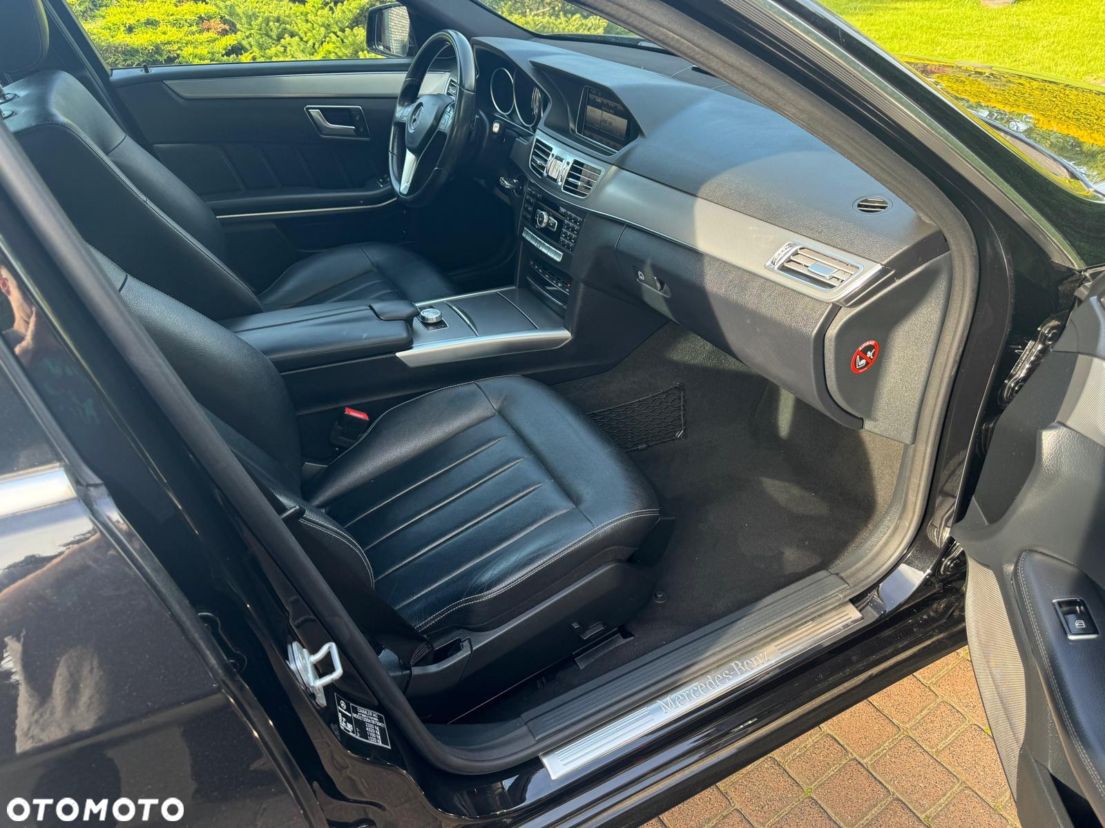 Mercedes-Benz Klasa E 200 CDI DPF BlueEFFICIENCY 7G-TRONIC Avantgarde - 22