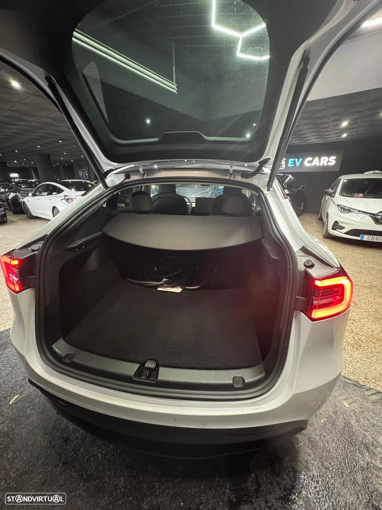 Tesla Model Y Long Range Dual Motor AWD - 19