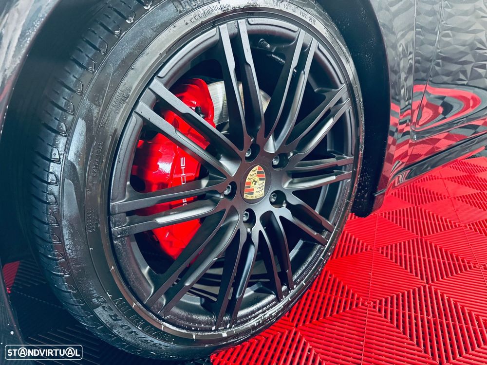 Porsche Panamera - 16