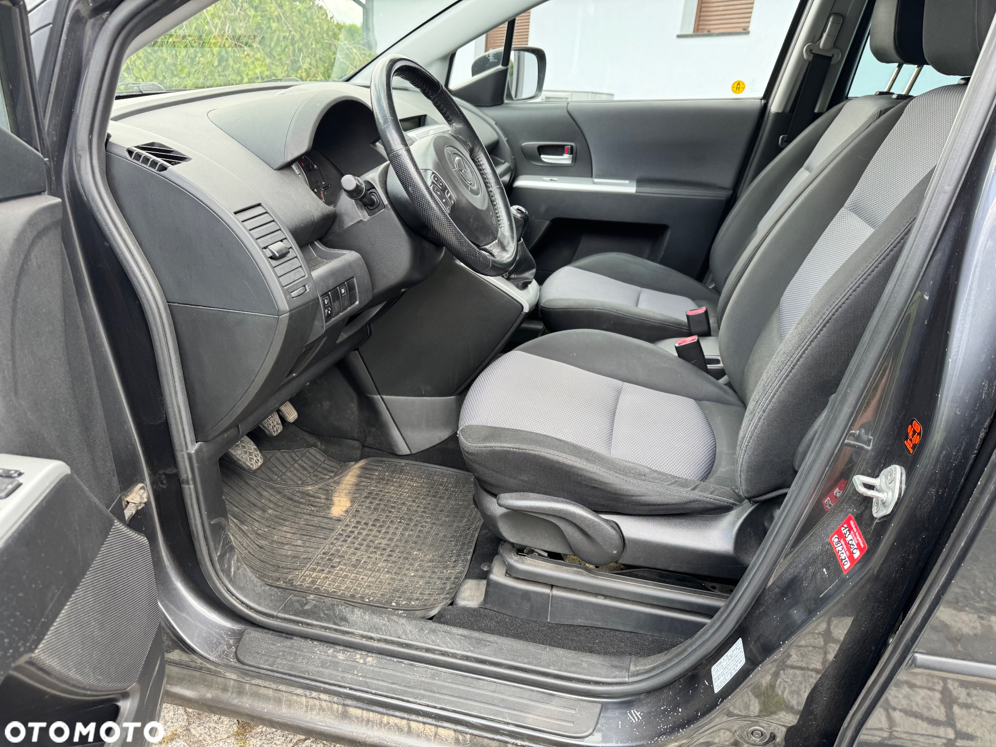 Mazda 5 - 25
