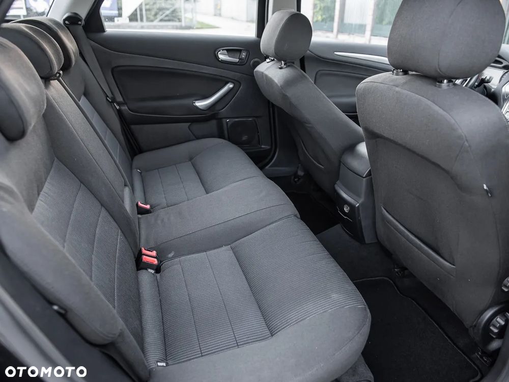 Ford Mondeo SW - 24