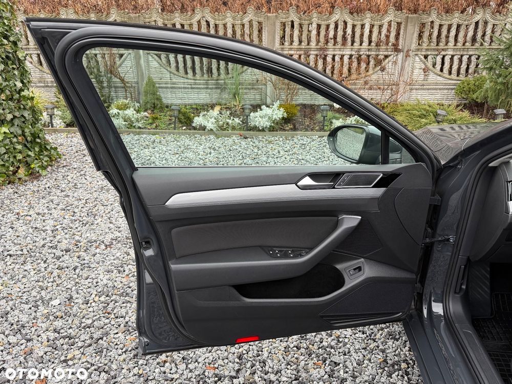 Volkswagen Passat 2.0 TDI EVO Business DSG - 19