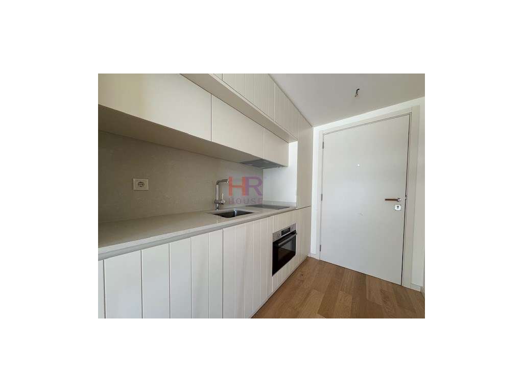 Apartamento T0 em Coimbra com aparcamento privativo coberto. - Grande imagem: 3/9