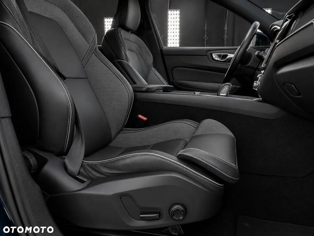 Volvo XC 60 B4 D Ultimate Dark - 19
