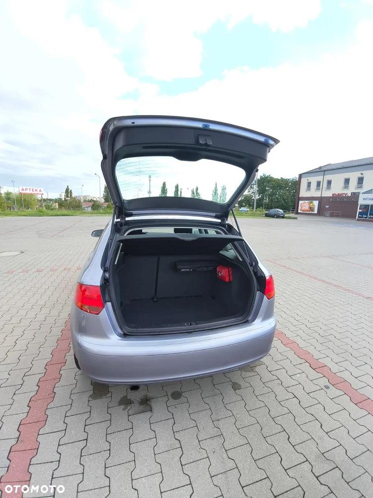 Audi A3 ver-1-6-fsi-attraction - 17