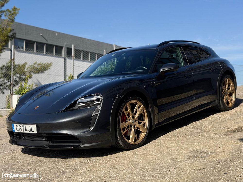 Porsche Taycan Cross Turismo 4S - 16