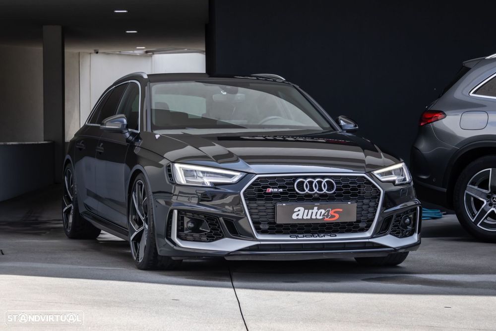 Audi RS4 Avant - 3