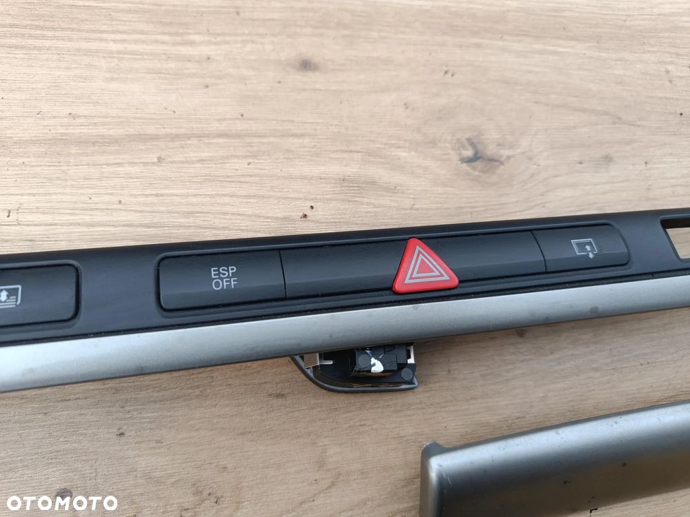 AUDI A8 D3 LISTWA DEKOR KONSOLI EU - 3
