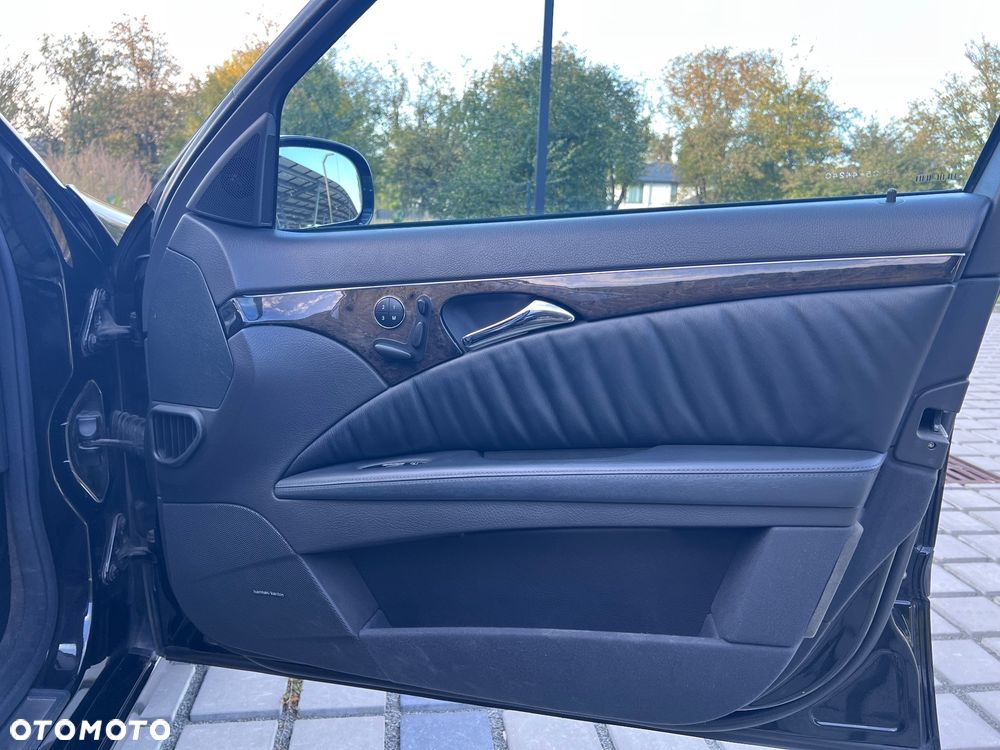 Mercedes-Benz Klasa E 320 CDI T Avantgarde - 19