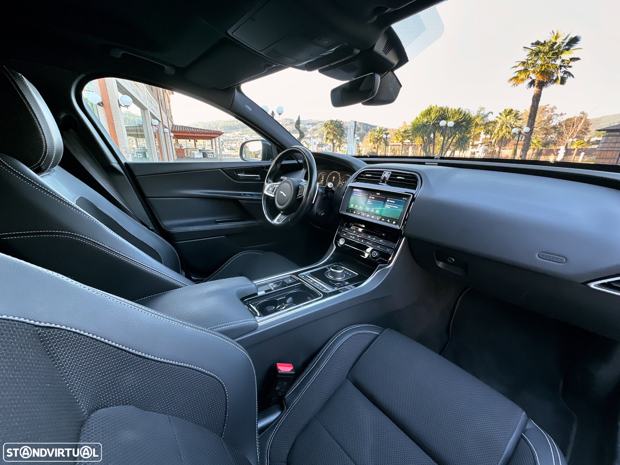 Jaguar XE 2.0 D R-Sport AWD Aut. - 9