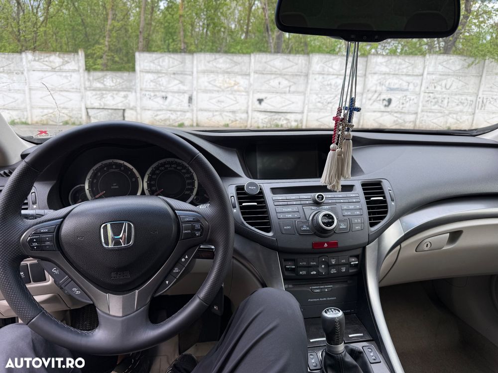 Honda Accord 2.0i MT Executive Navi - 11