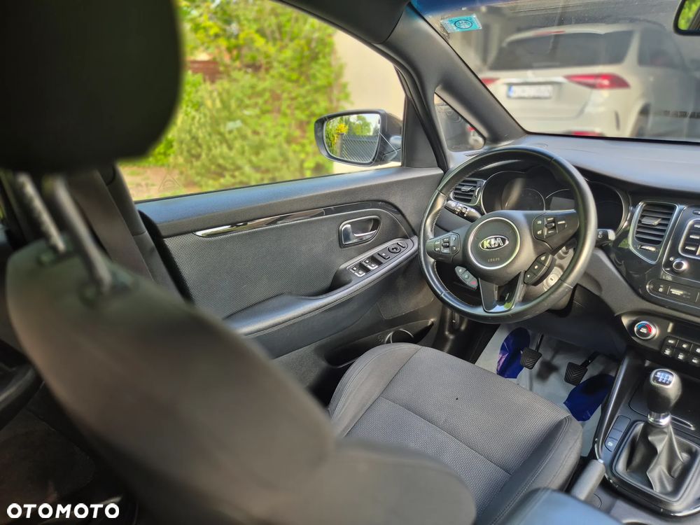 Kia Carens 2.0 GDI L 7os - 10