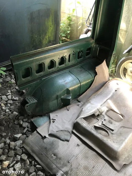 Tylna cześć karoserii mercedes g-klasa w461 3 drzwi do napraw - 4