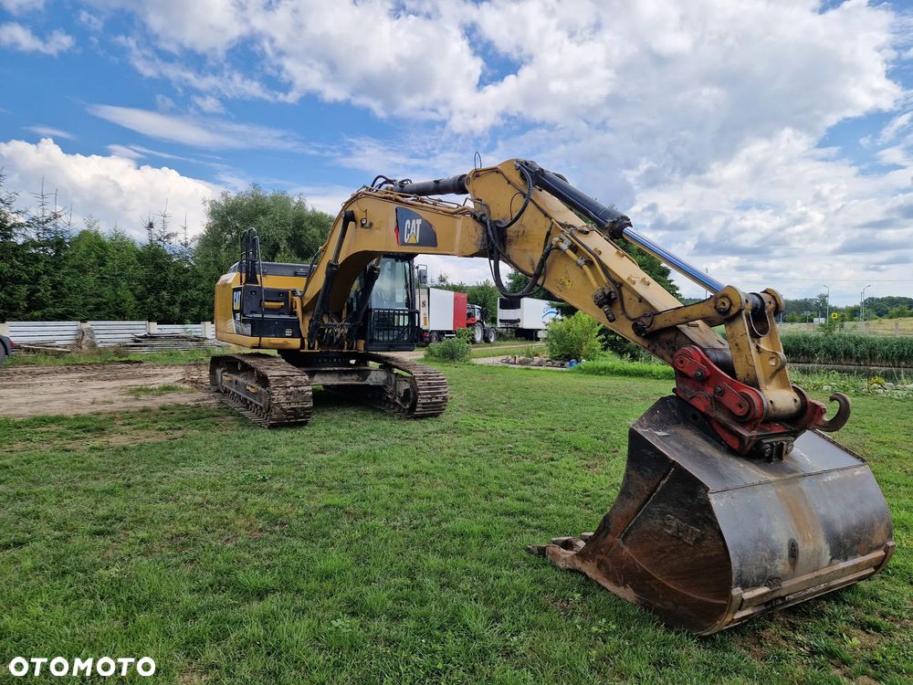 Caterpillar 329E - 31