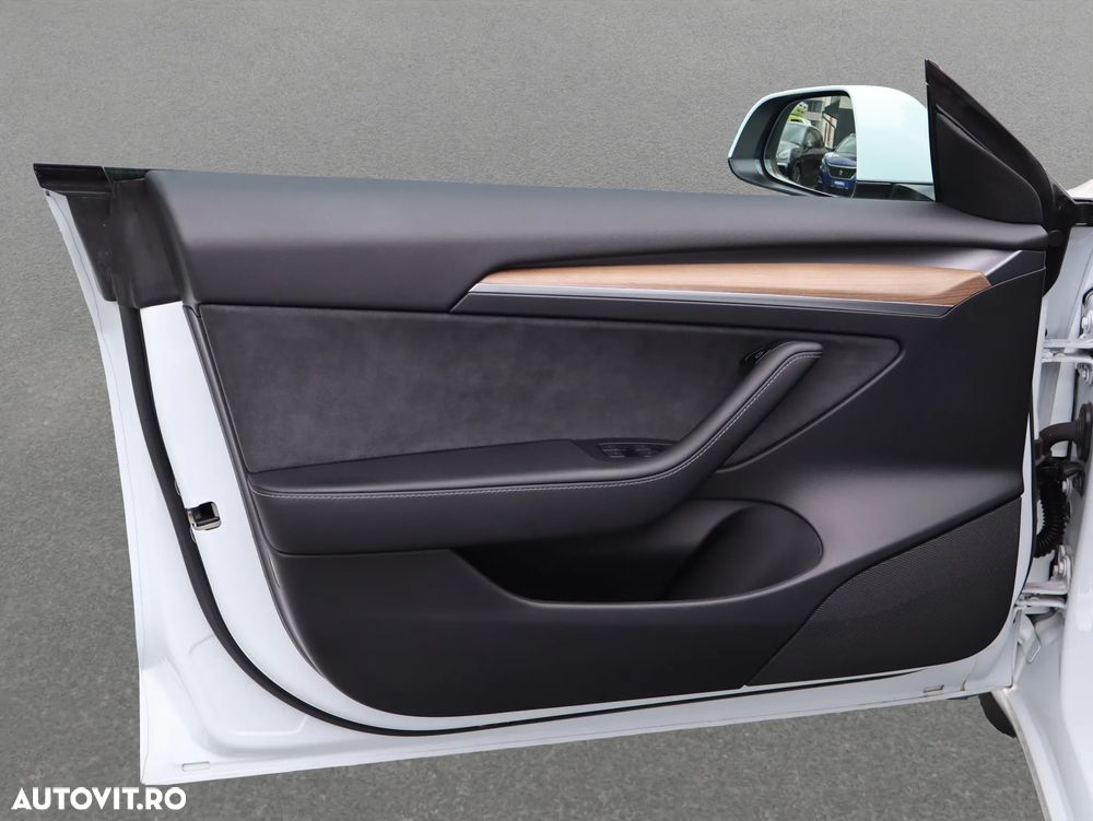 Tesla Model 3 Langstreckenbatterie Allradantrieb Dual Motor Performance - 12