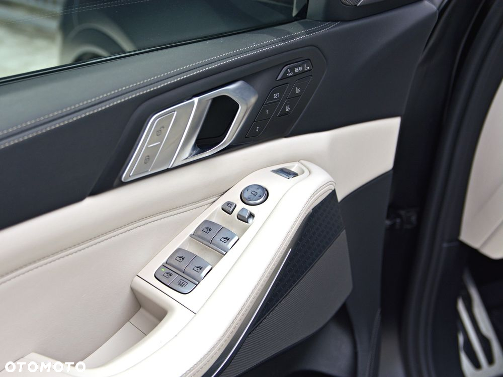BMW X7 M50i sport - 19