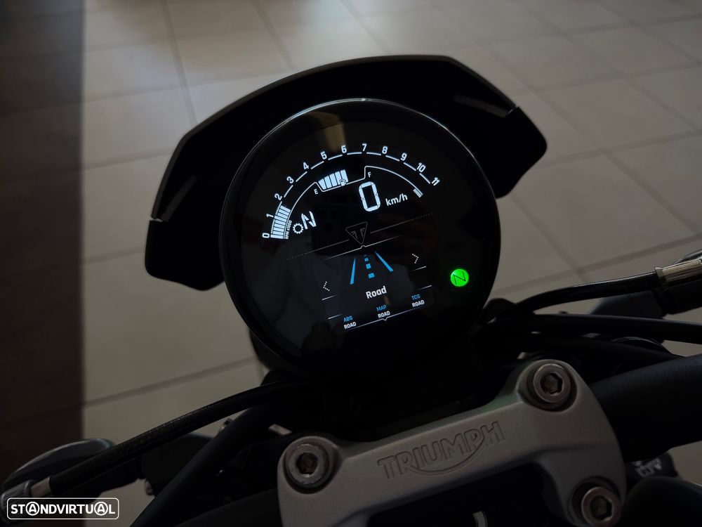 Triumph Trident 660 - 10