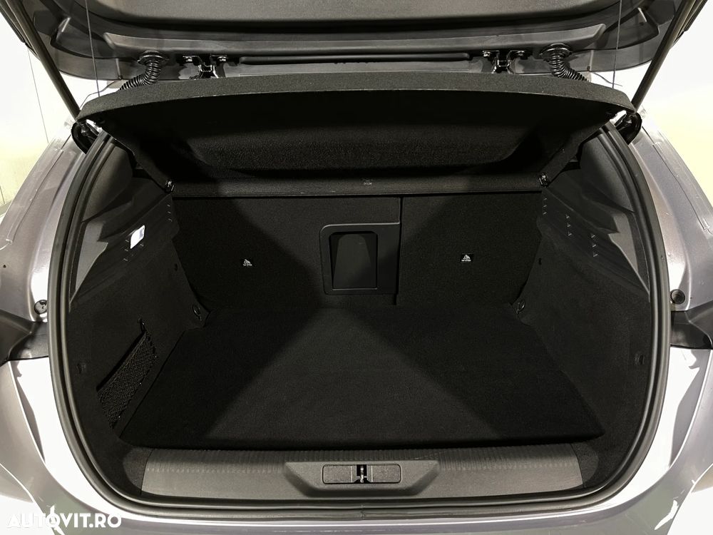 Peugeot 308 1.6L 180 EAT8 PHEV Allure - 12