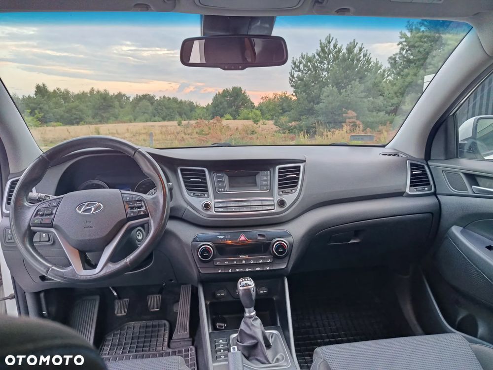 Hyundai Tucson 1.7 CRDI BlueDrive Comfort 2WD - 26